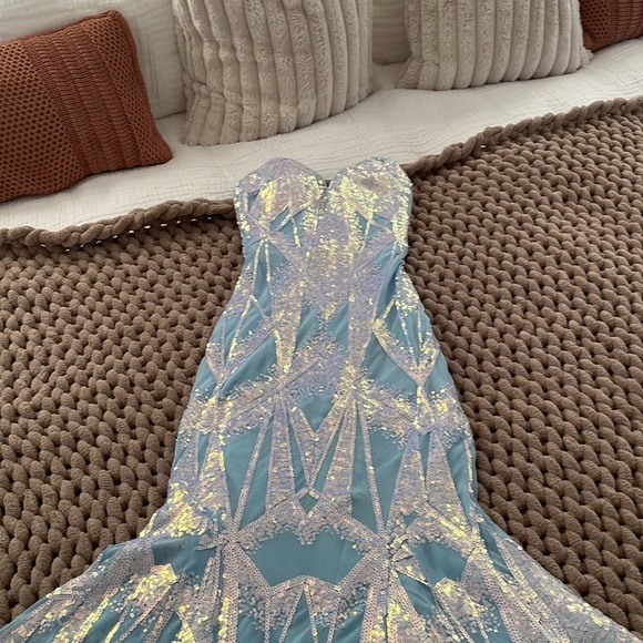 Jovani light blue trumpet, mermaid prom dress. - Picture 10 of 10